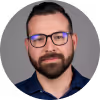 Jared Flores headshot